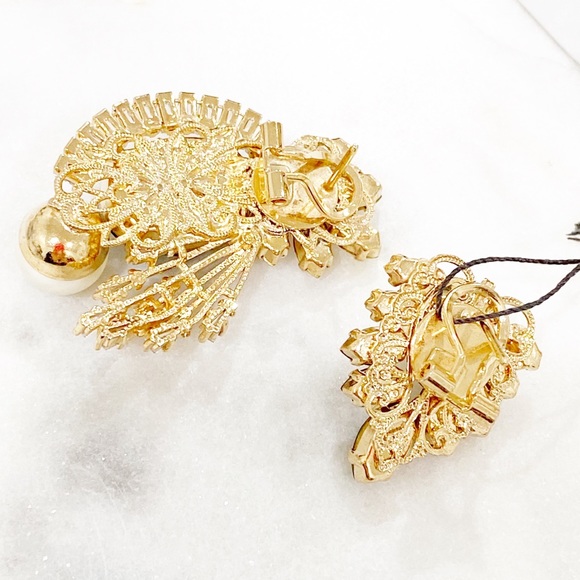 Revolve ANTON HEUNIS Asymmetric Crystal Cluster Mismatch Statement Earrings - Picture 7 of 8